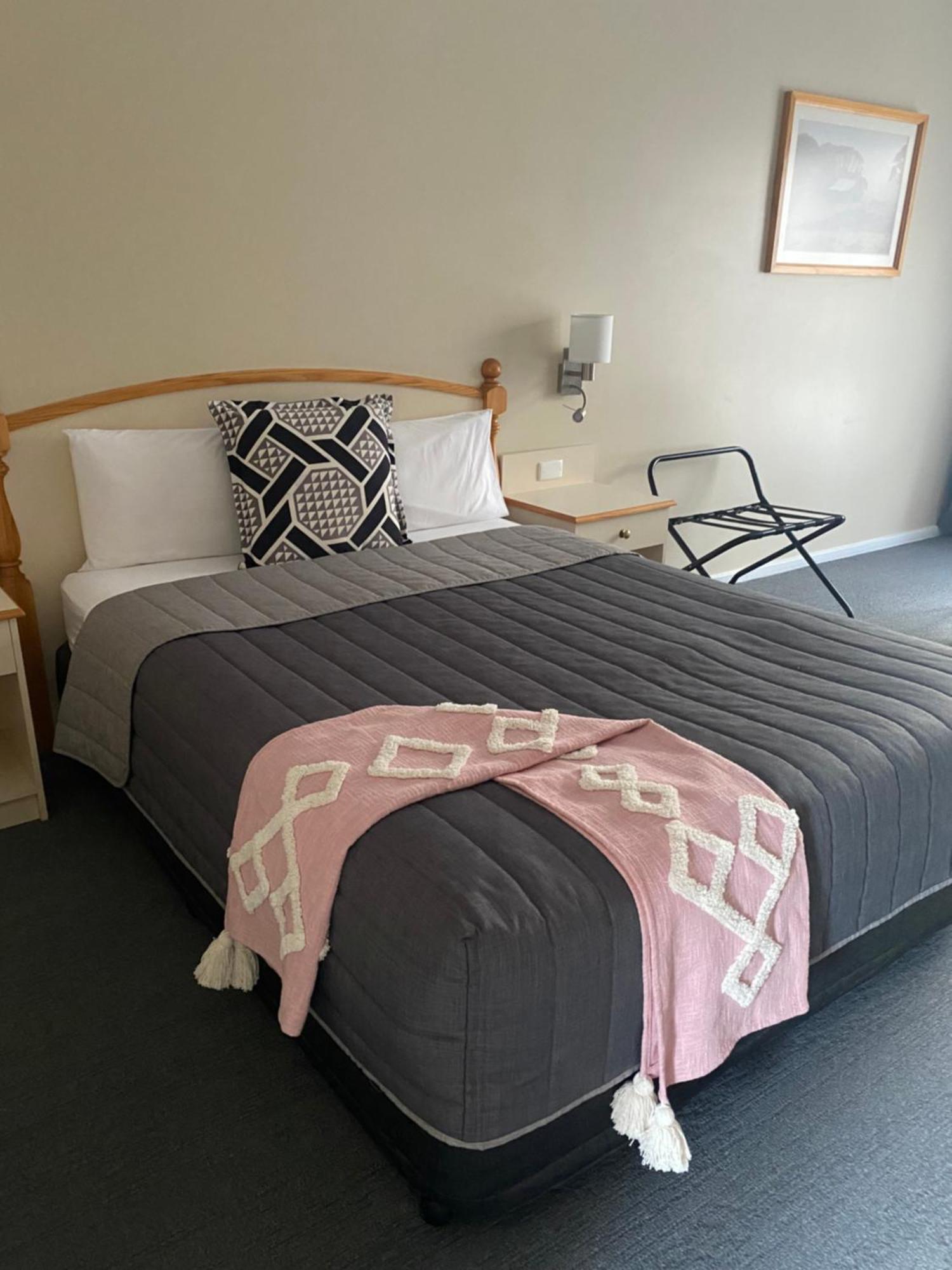 Tumbarumba Motel & Elms Restaurant المظهر الخارجي الصورة